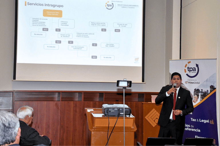 SEMINARIO AREQUIPA JOSEPH EXPONIENDO