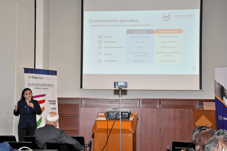SEMINARIO AREQUIPA VANESSA EXPONIENDO